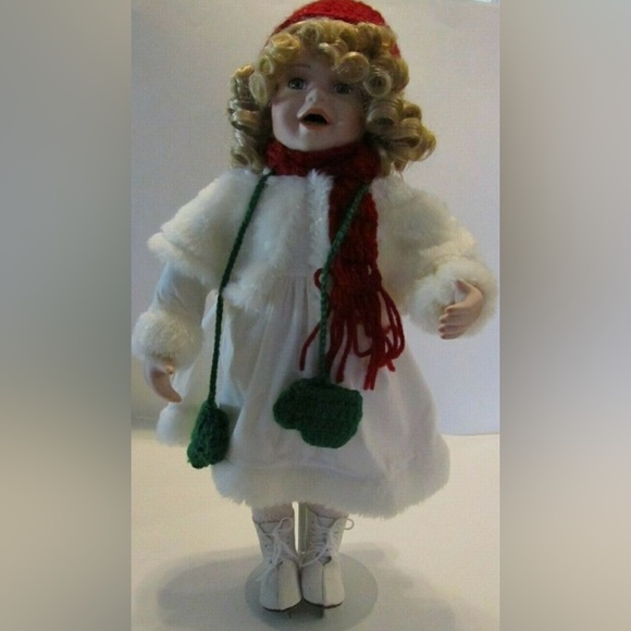 Heritage Signature Collectible Doll - Picture 3 of 3